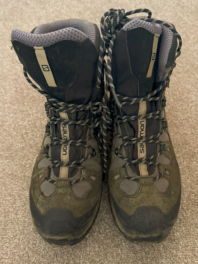 A midweight pair of synthetic boots