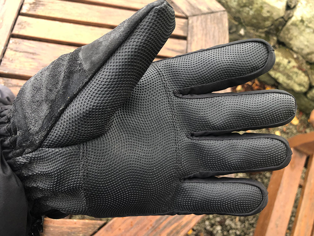 How to choose walking or hiking gloves