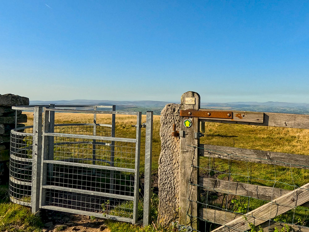 Pass through the metal kissing gate